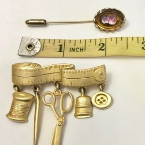 Bundle of two (Brooch and pin)